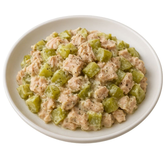Sałatka z tuńczykiem i ogórkiem kiszonym - KuchennyDom.pl